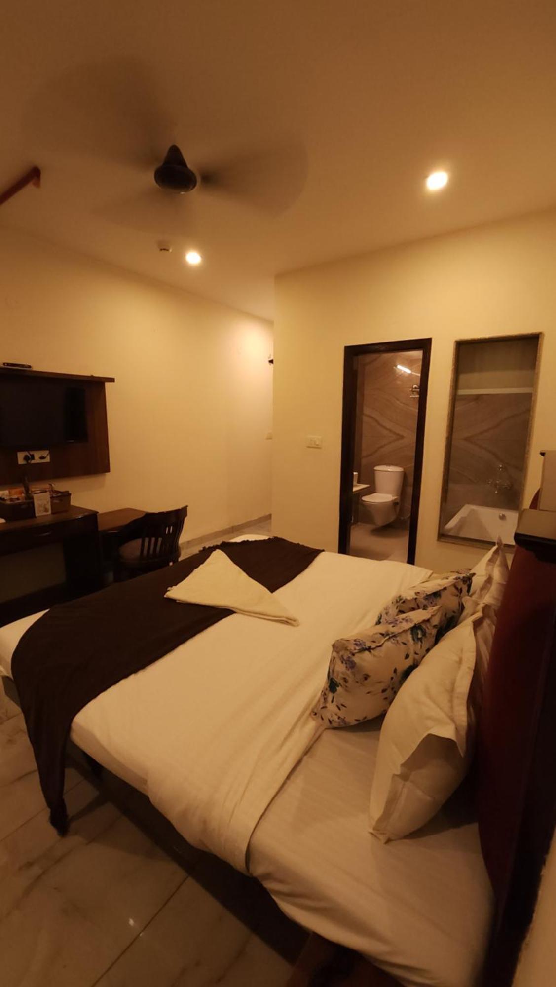 Hotel Multitech Premium Chandīgarh Eksteriør billede