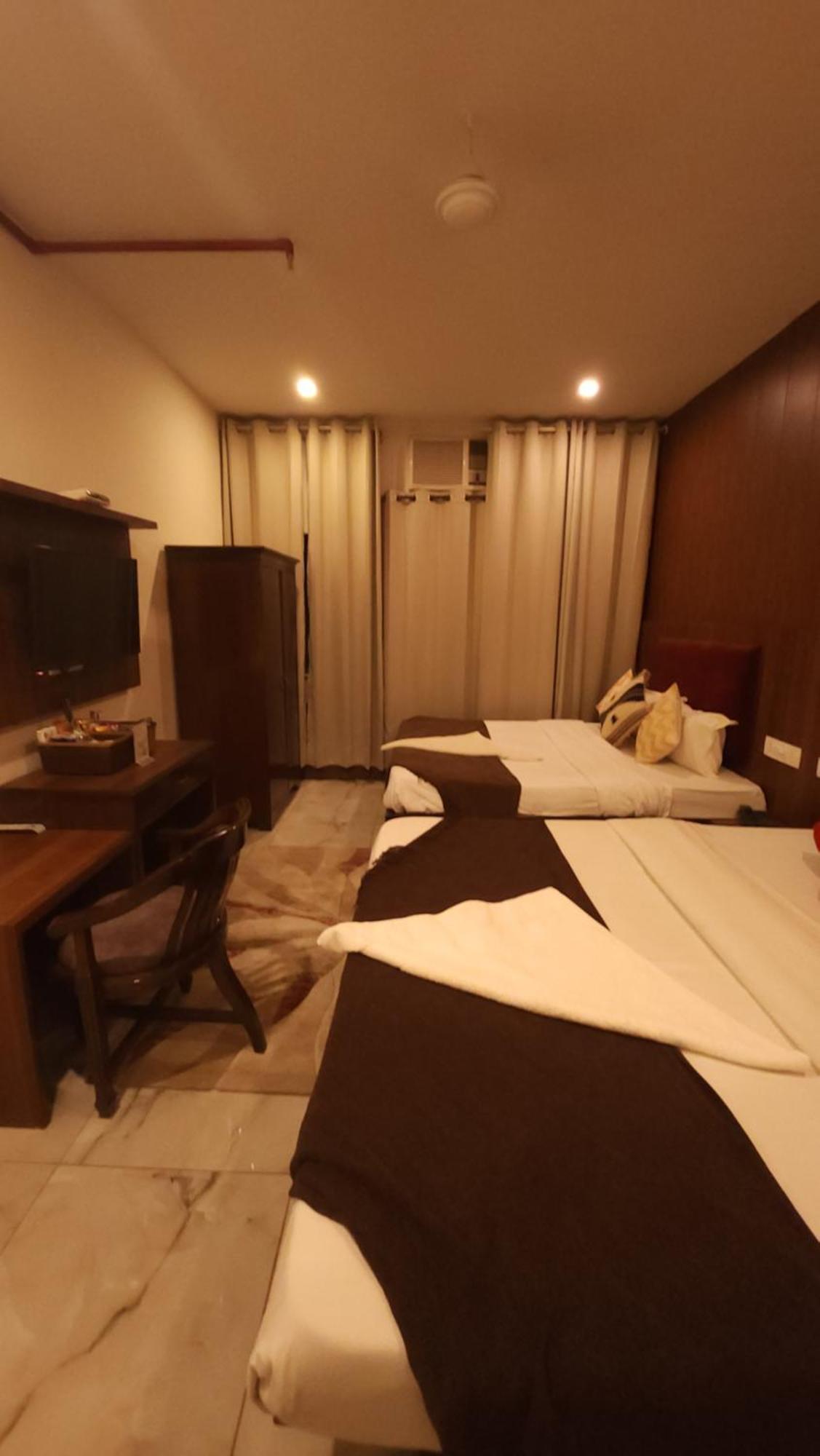 Hotel Multitech Premium Chandīgarh Eksteriør billede